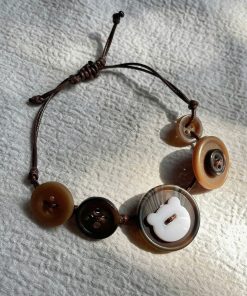 Vòng tay kiểu dáng nút áo